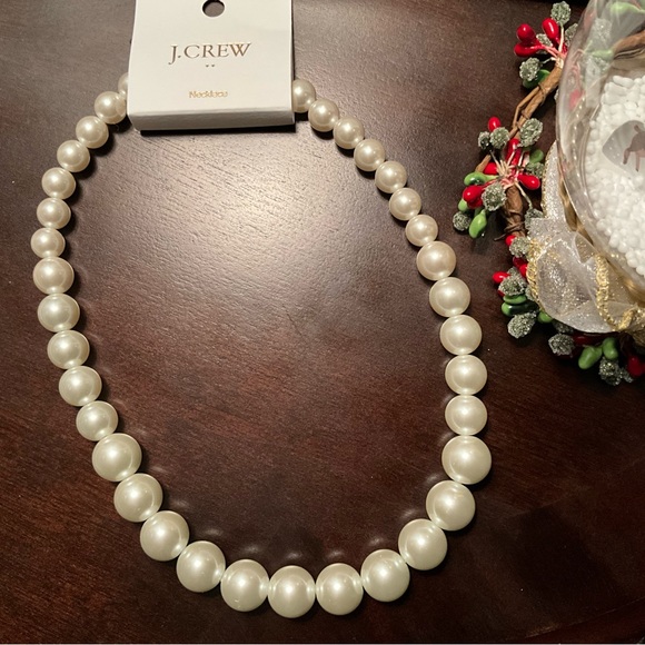 New! J.Crew Faux Pearl Necklace Pearls String of Pearls - Picture 2 of 5